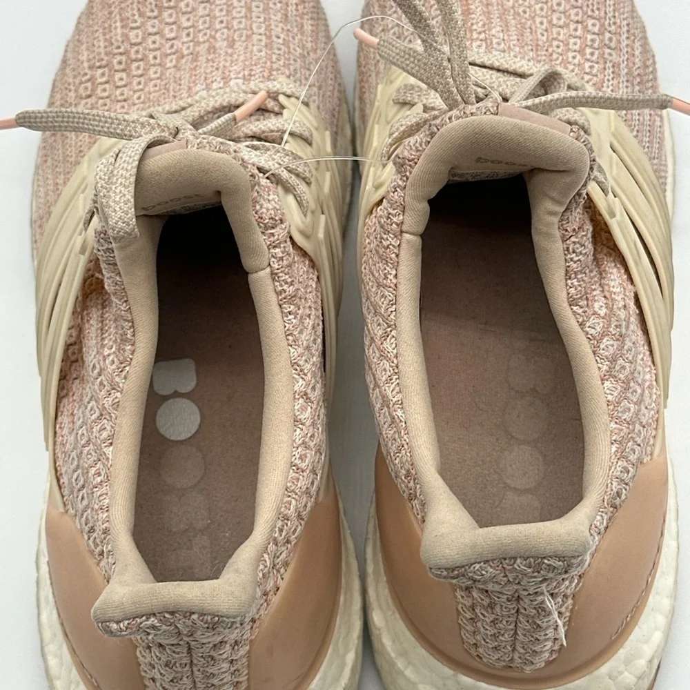 Adidas UltraBoost 4.0 Womens Size 8.5 (BB6497).‎